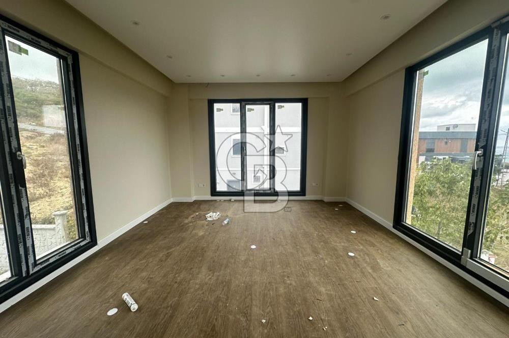 Arnavutköy Karaburunda Deniz manzaralı Villa