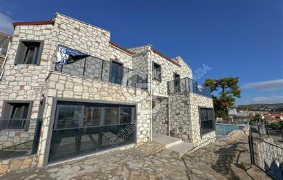 Kuşadasnda Popüler Lokasyonda Satılık Avantajlı Sıfır 3+1 Villa