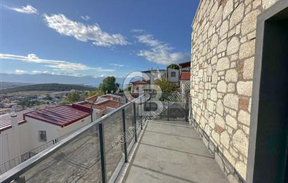 Kuşadasnda Popüler Lokasyonda Satılık Avantajlı Sıfır 3+1 Villa