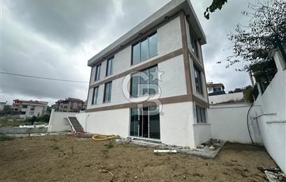 Arnavutköy Karaburunda Deniz manzaralı Villa