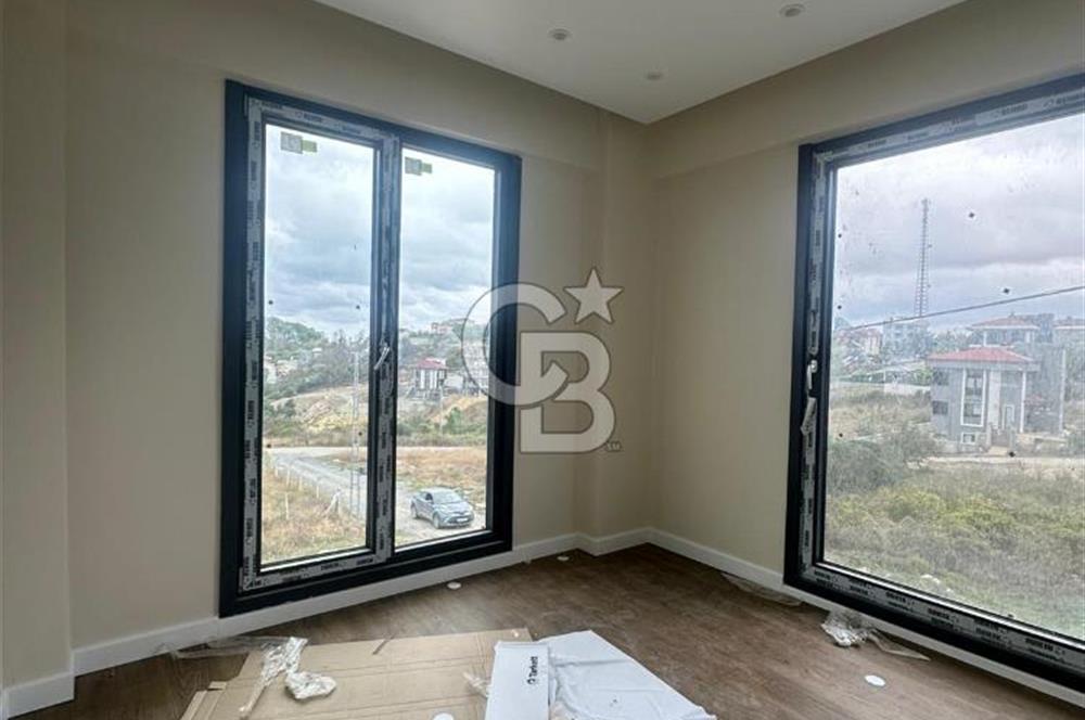 Arnavutköy Karaburunda Deniz manzaralı Villa