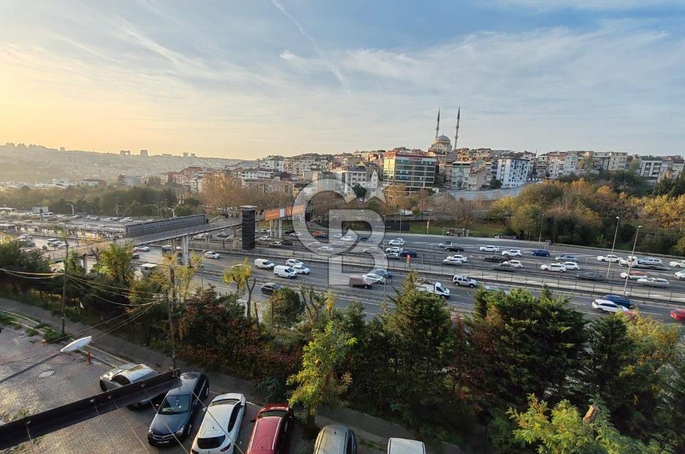 Metrobüse Çok Yakın Harika Konumda Fırsat Daire