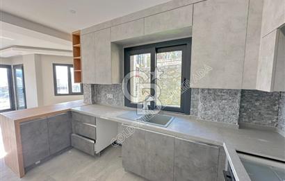 Kuşadasnda Popüler Lokasyonda Satılık Avantajlı Sıfır 3+1 Villa