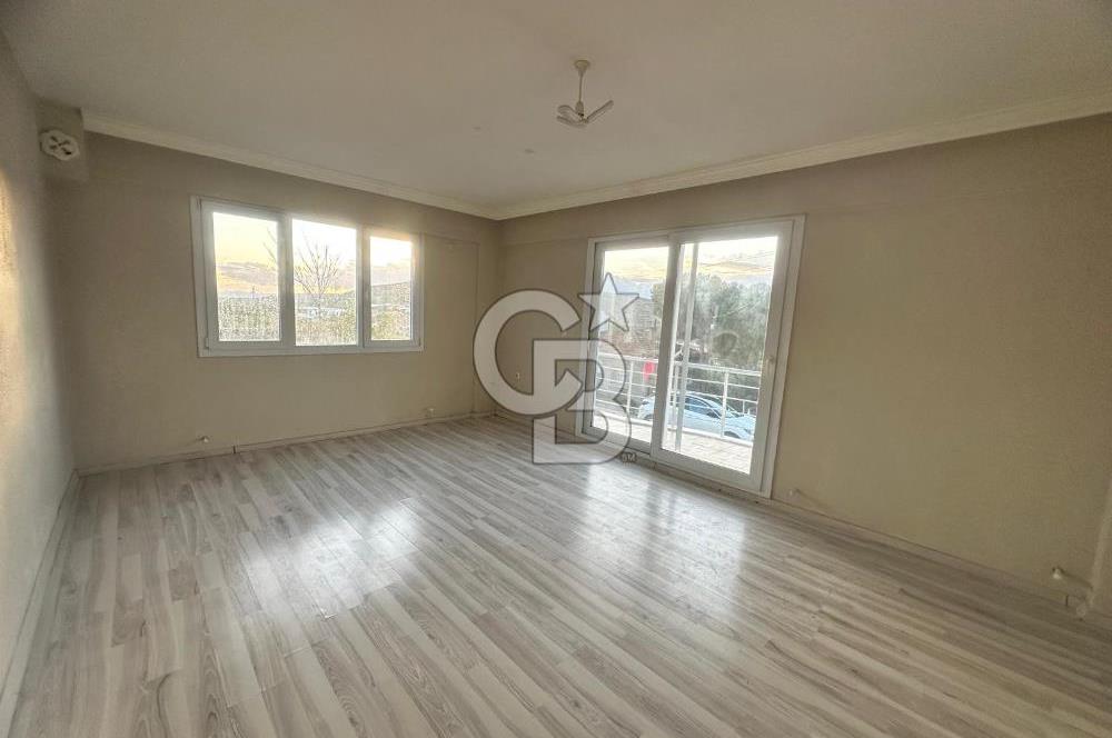 Foça Bağarası Kazım Dirik Mah. Kiralık 2+1 Daire