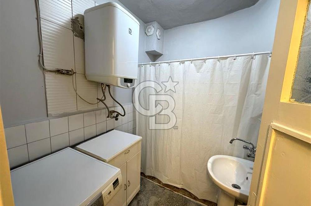 Konak Eşrefpaşada 2 Daireli Müstakil Bina