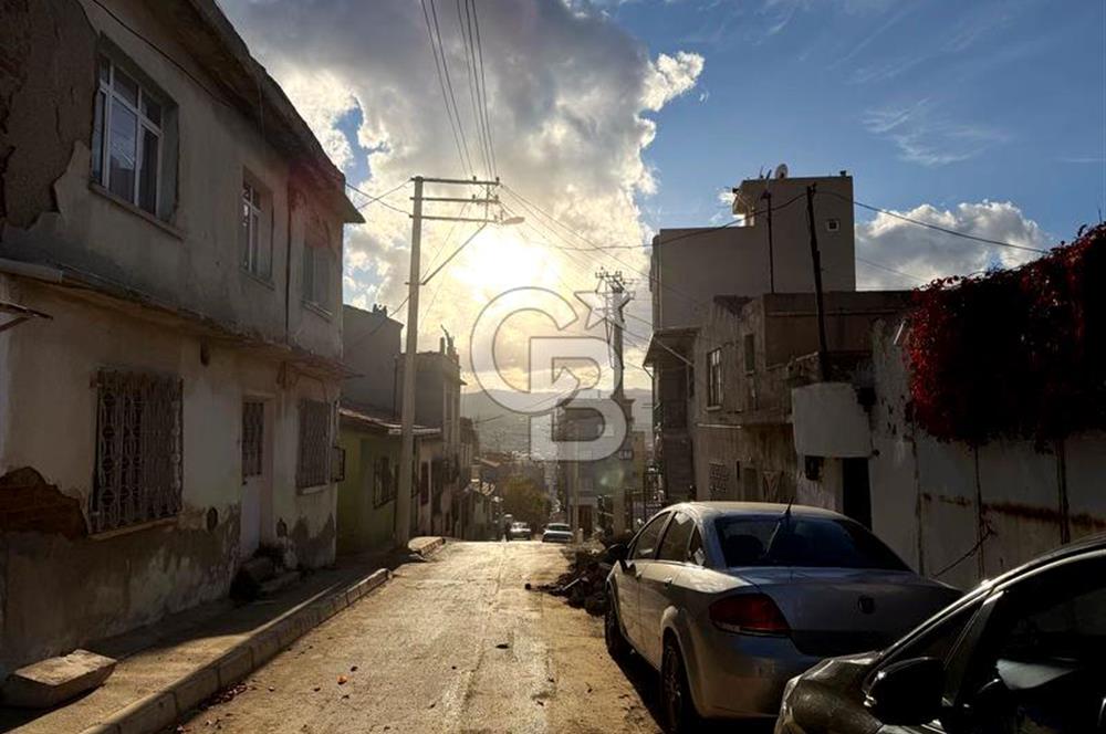 Konak Eşrefpaşada 2 Daireli Müstakil Bina