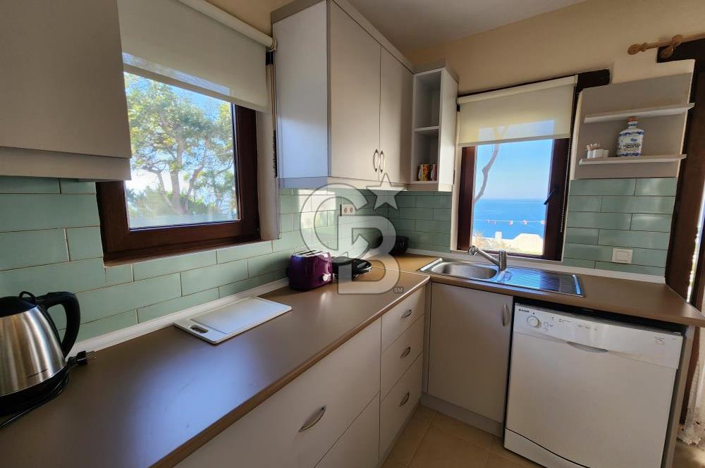 GÜMÜŞLÜK KOYUNBABA LEBİ DERYA MANZARALI BAHÇELİ MÜSTAKİL VİLLA