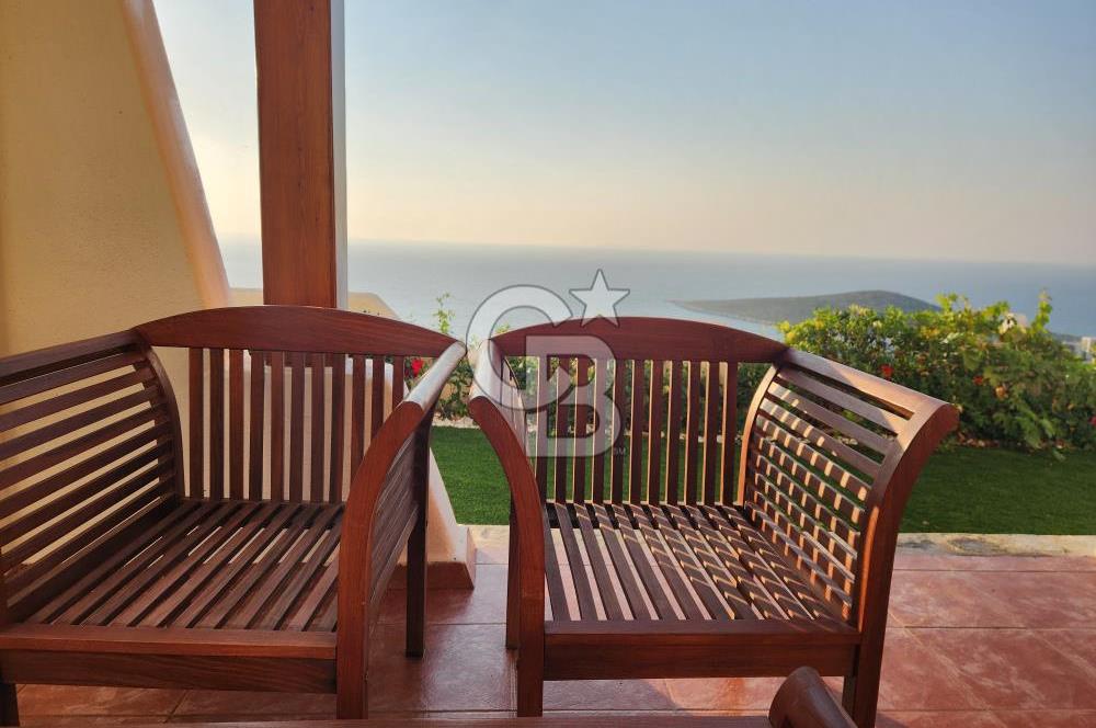 GÜMÜŞLÜK KOYUNBABA LEBİ DERYA MANZARALI BAHÇELİ MÜSTAKİL VİLLA
