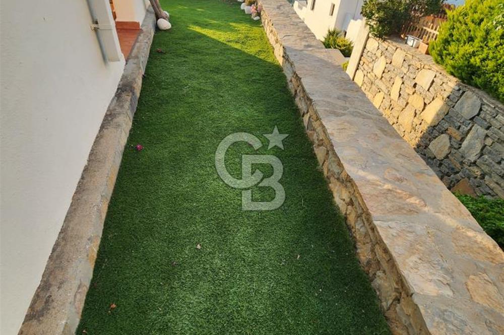 GÜMÜŞLÜK KOYUNBABA LEBİ DERYA MANZARALI BAHÇELİ MÜSTAKİL VİLLA