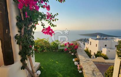 GÜMÜŞLÜK KOYUNBABA LEBİ DERYA MANZARALI BAHÇELİ MÜSTAKİL VİLLA