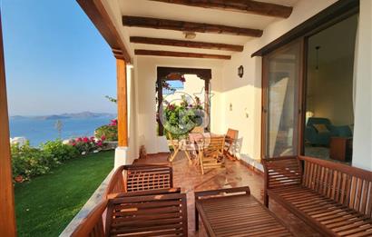 GÜMÜŞLÜK KOYUNBABA LEBİ DERYA MANZARALI BAHÇELİ MÜSTAKİL VİLLA