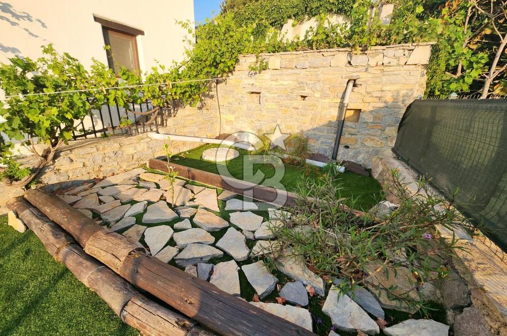 GÜMÜŞLÜK KOYUNBABA LEBİ DERYA MANZARALI BAHÇELİ MÜSTAKİL VİLLA