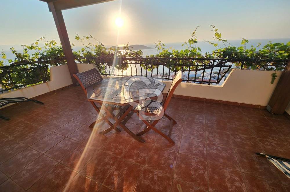 GÜMÜŞLÜK KOYUNBABA LEBİ DERYA MANZARALI BAHÇELİ MÜSTAKİL VİLLA