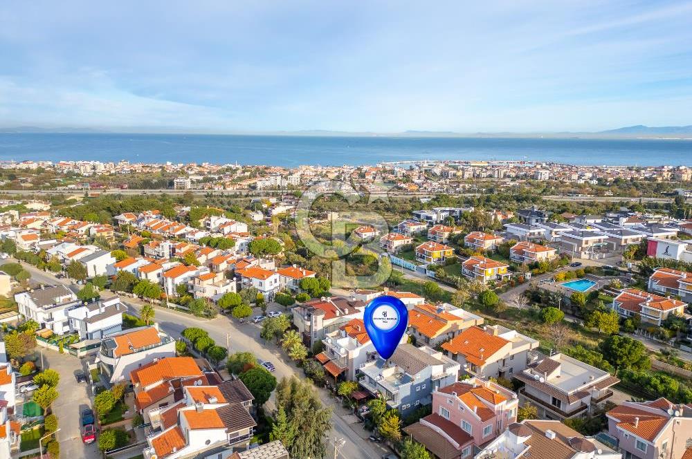 Güzelbahçe'de Ticari Ruhsatlı,Müstakil Bahçeli Satılık Villa