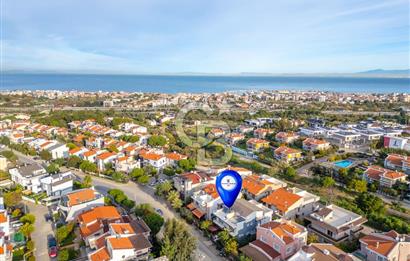 Güzelbahçe'de Ticari Ruhsatlı,Müstakil Bahçeli Satılık Villa