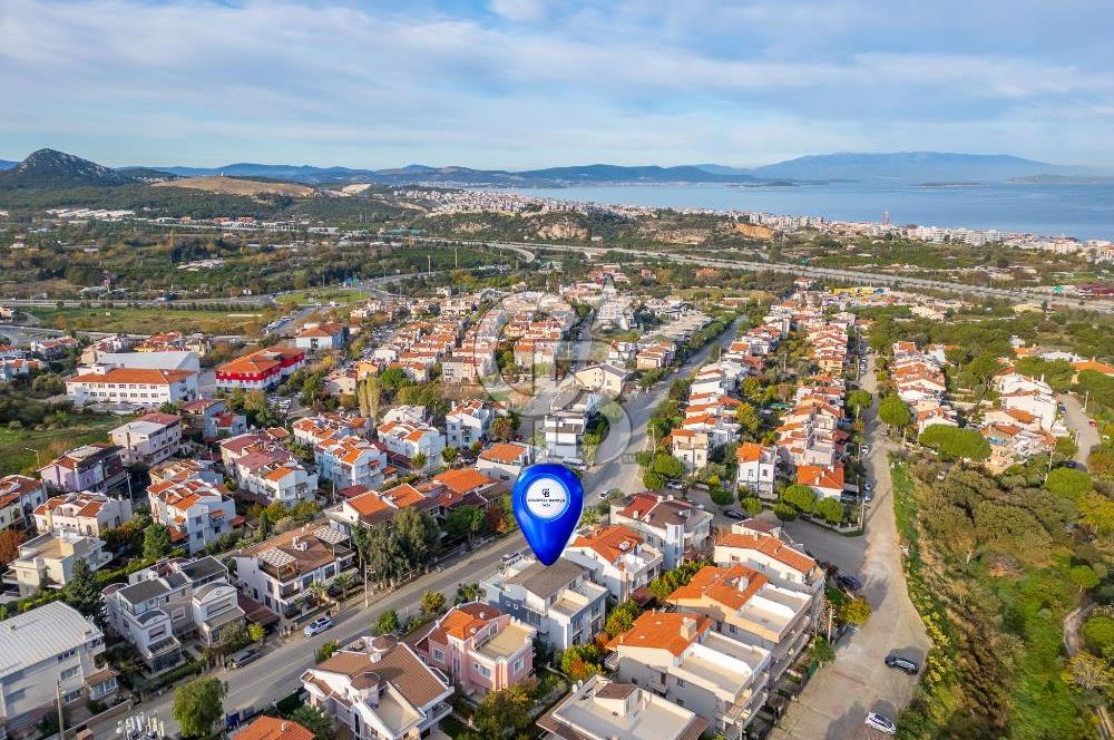 Güzelbahçe'de Ticari Ruhsatlı,Müstakil Bahçeli Satılık Villa