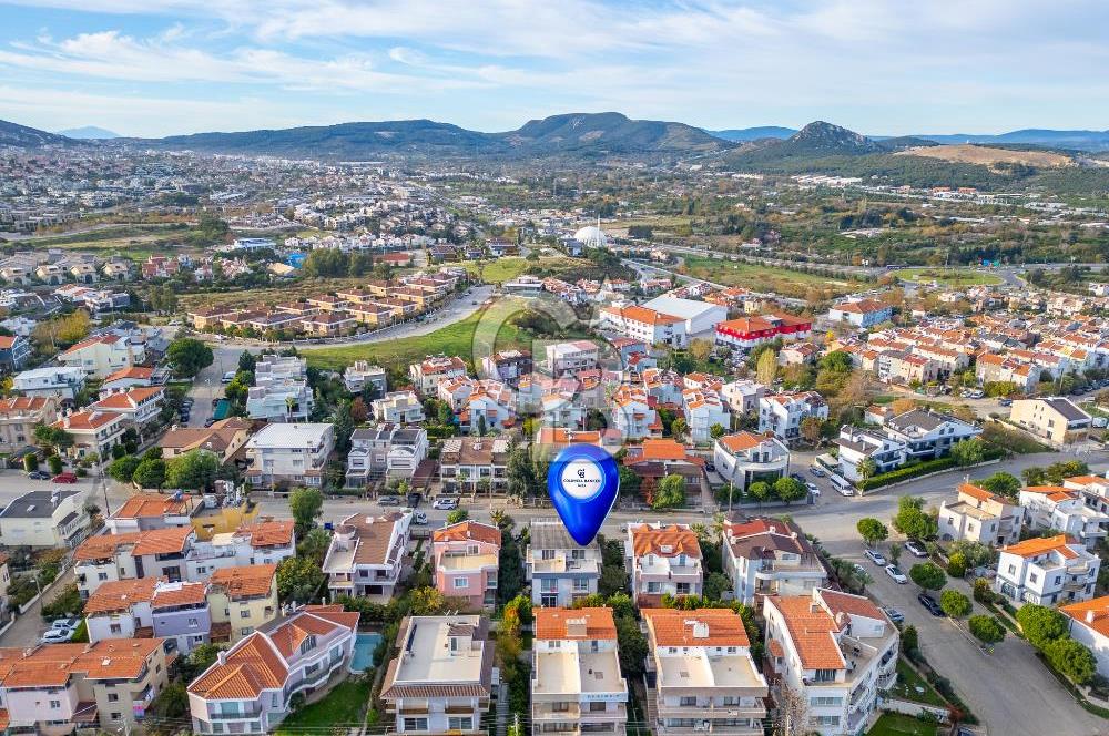 Güzelbahçe'de Ticari Ruhsatlı,Müstakil Bahçeli Satılık Villa