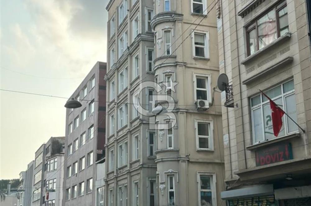 ŞİŞHANE OKÇUMUSA CADDESİ GÜNEŞ HAN'DA SATILIK TAM KAT
