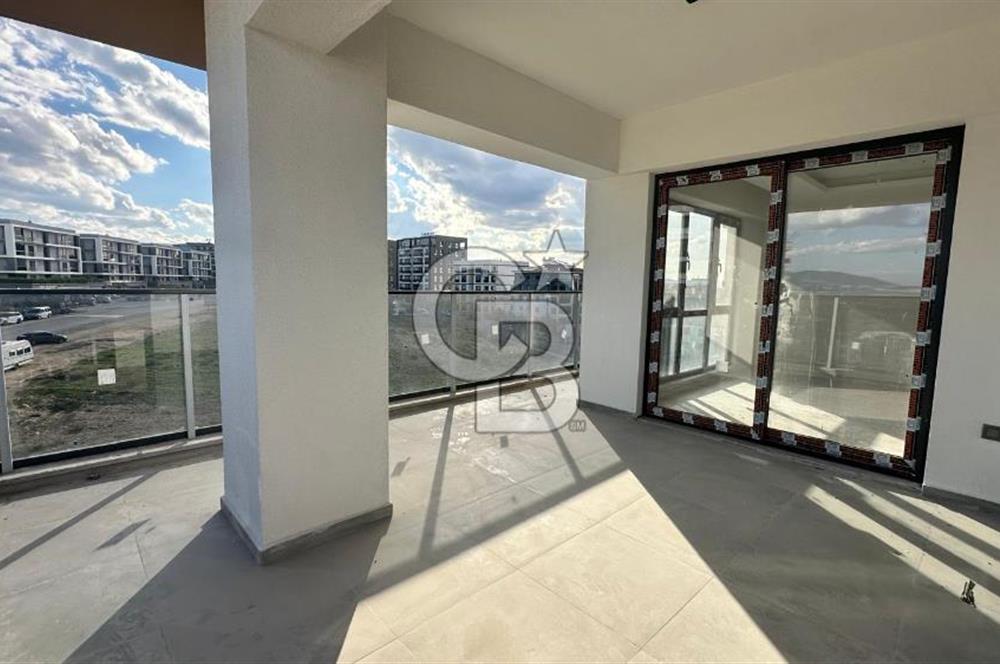 NİLÜFER KAYAPADA CADDE ÜZERİ,HAVUZLU SATILIK 3+1 DAİRE