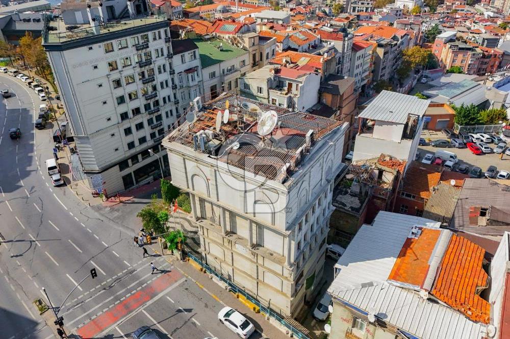 Beyoğlu’nun En Prestijli Noktasında Kiralık Bina