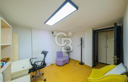 Beyoğlu’nun En Prestijli Noktasında Kiralık Bina