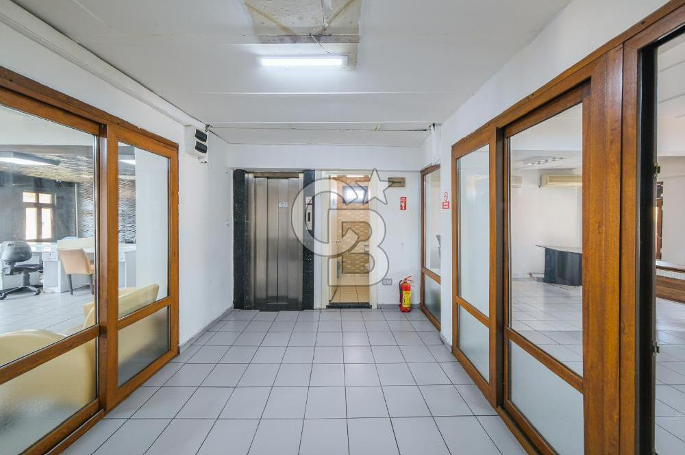 Beyoğlu’nun En Prestijli Noktasında Kiralık Bina