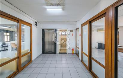 Beyoğlu’nun En Prestijli Noktasında Kiralık Bina
