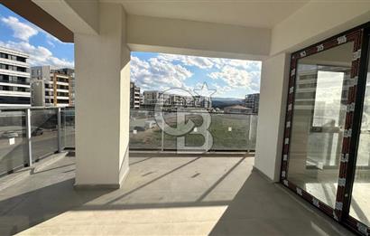 NİLÜFER KAYAPADA CADDE ÜZERİ,HAVUZLU SATILIK 3+1 DAİRE