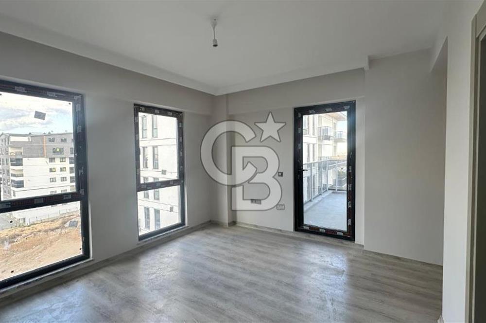 NİLÜFER KAYAPADA CADDE ÜZERİ,HAVUZLU SATILIK 3+1 DAİRE