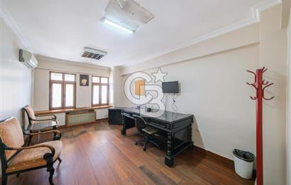 Beyoğlu’nun En Prestijli Noktasında Kiralık Bina
