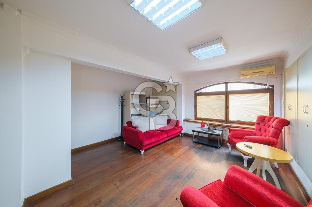 Beyoğlu’nun En Prestijli Noktasında Kiralık Bina