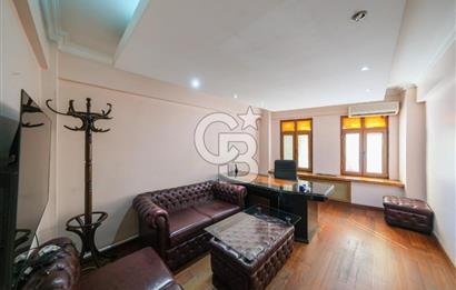 Beyoğlu’nun En Prestijli Noktasında Kiralık Bina