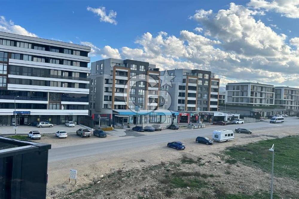 NİLÜFER KAYAPADA CADDE ÜZERİ,HAVUZLU SATILIK 3+1 DAİRE
