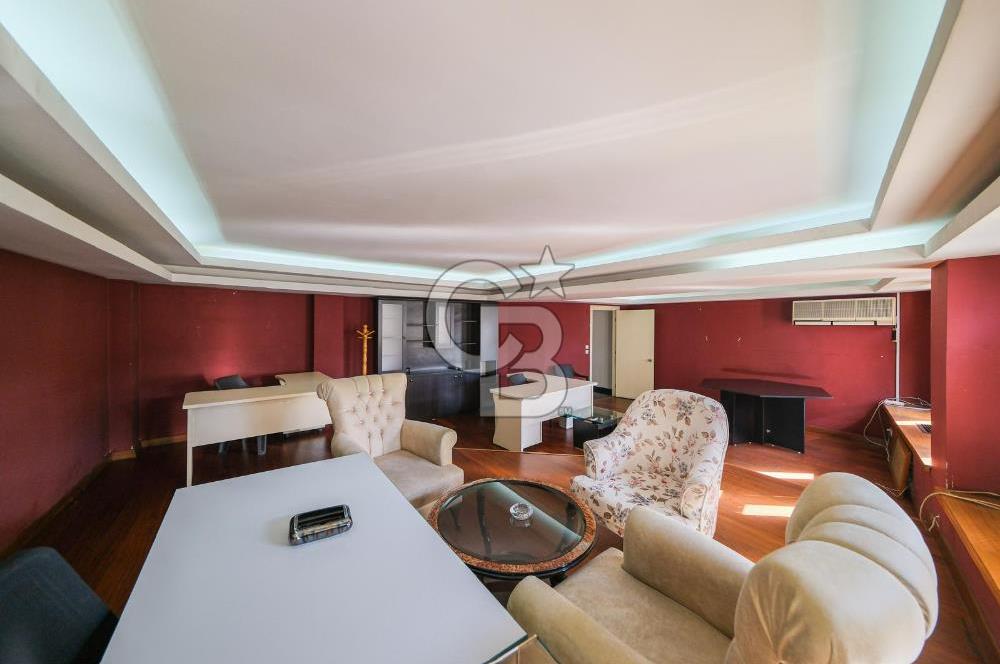 Beyoğlu’nun En Prestijli Noktasında Kiralık Bina