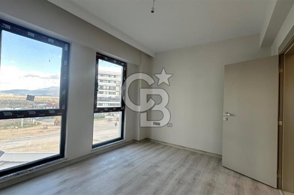 NİLÜFER KAYAPADA CADDE ÜZERİ,HAVUZLU SATILIK 3+1 DAİRE