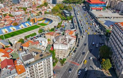 Beyoğlu’nun En Prestijli Noktasında Kiralık Bina