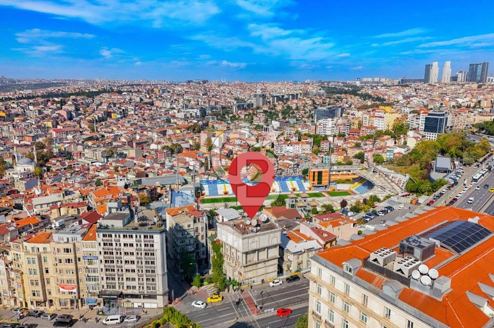 Beyoğlu’nun En Prestijli Noktasında Kiralık Bina