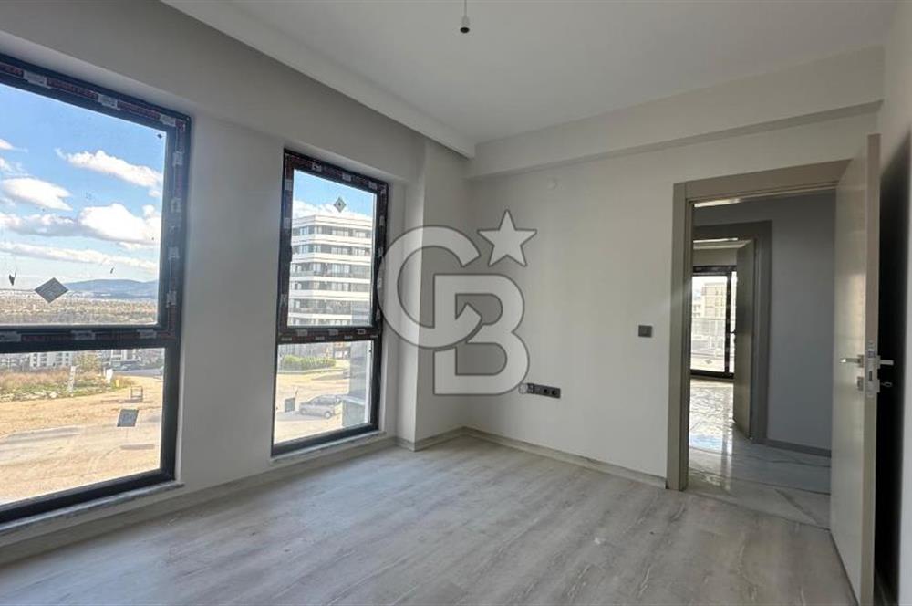 NİLÜFER KAYAPADA CADDE ÜZERİ,HAVUZLU SATILIK 3+1 DAİRE