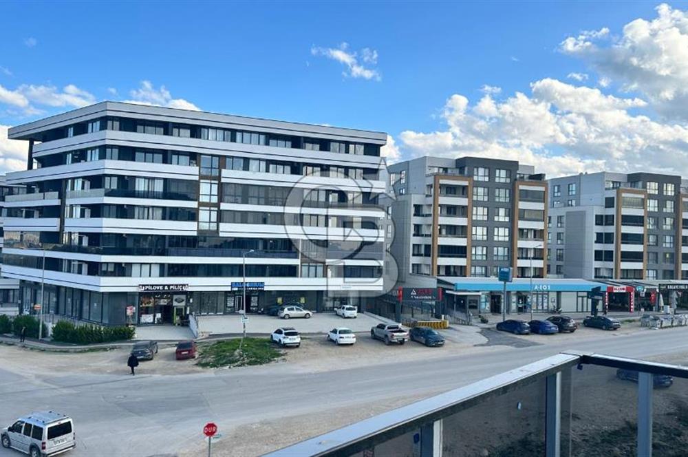 NİLÜFER KAYAPADA CADDE ÜZERİ,HAVUZLU SATILIK 3+1 DAİRE