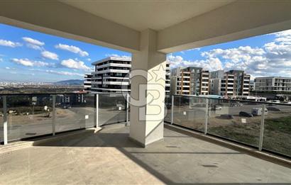 NİLÜFER KAYAPADA CADDE ÜZERİ,HAVUZLU SATILIK 3+1 DAİRE