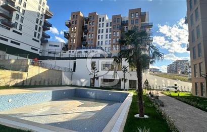 NİLÜFER KAYAPADA CADDE ÜZERİ,HAVUZLU SATILIK 3+1 DAİRE