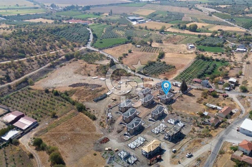 Manisa Bağyolu'nda Site İçinde Havuzlu Villa