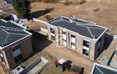 Manisa Bağyolu'nda Site İçinde Havuzlu Villa