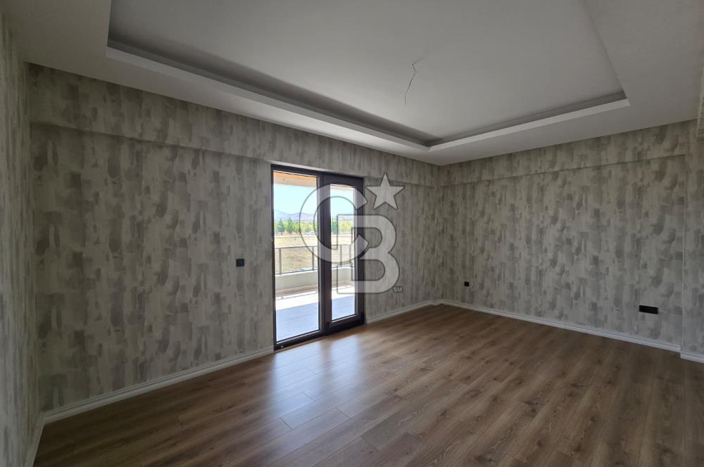 COLDWELL BANKER'DAN SELÇUKLUDA KİRALIK 7+1 VİLLA