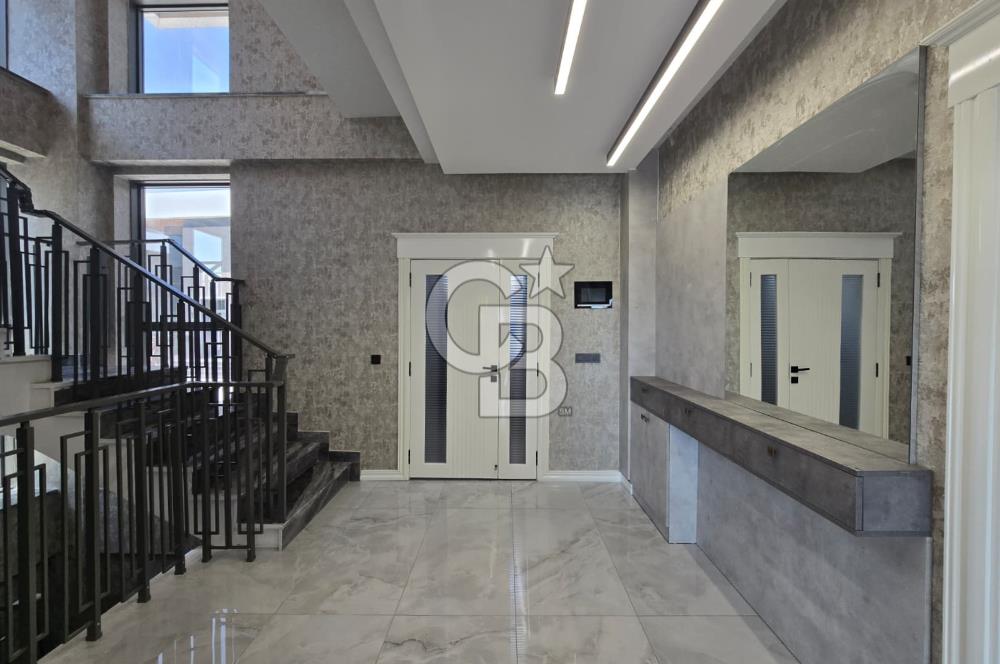 COLDWELL BANKER'DAN SELÇUKLUDA KİRALIK 7+1 VİLLA