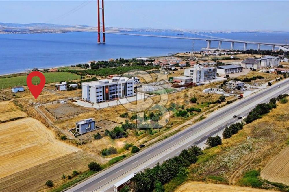 LAPSEKİ’DE BOĞAZ VE KÖPRÜ MANZARALI İMARLI ARSA