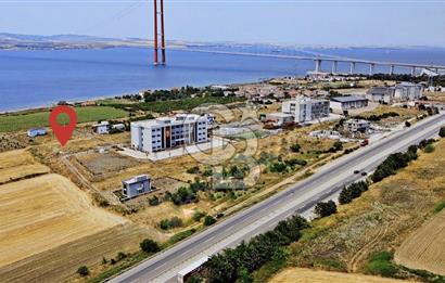 LAPSEKİ’DE BOĞAZ VE KÖPRÜ MANZARALI İMARLI ARSA