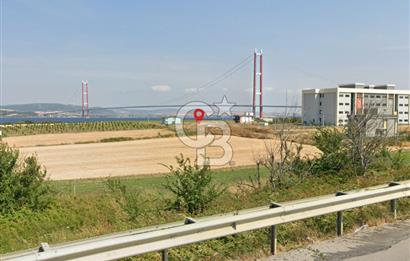 LAPSEKİ’DE BOĞAZ VE KÖPRÜ MANZARALI İMARLI ARSA