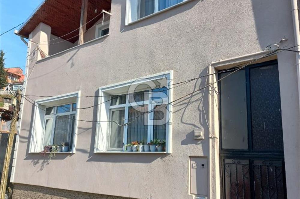 BEYKOZ YALIKÖY DE BAHÇELİ 2 KATLI MÜSTAKİL EV