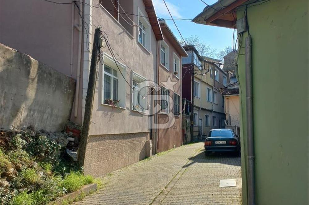 BEYKOZ YALIKÖY DE BAHÇELİ 2 KATLI MÜSTAKİL EV